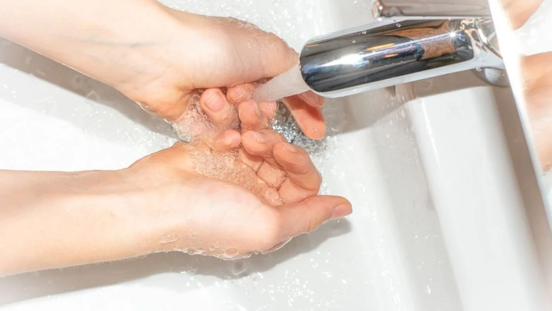 Kako pravilno prati ruke: Osnovne tehnike za zaštitu zdravlja